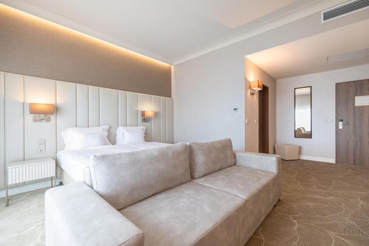 Hotel Gerardus Сегед Экстерьер фото