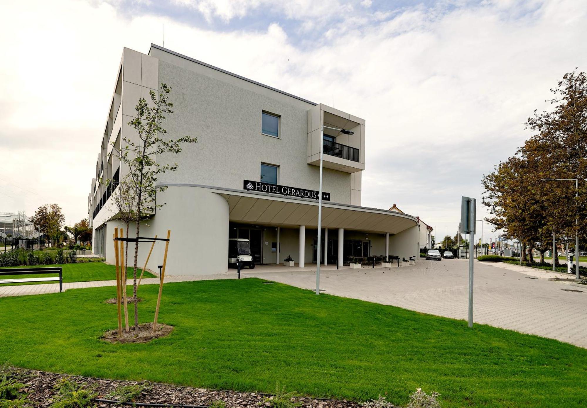 Hotel Gerardus Сегед Экстерьер фото