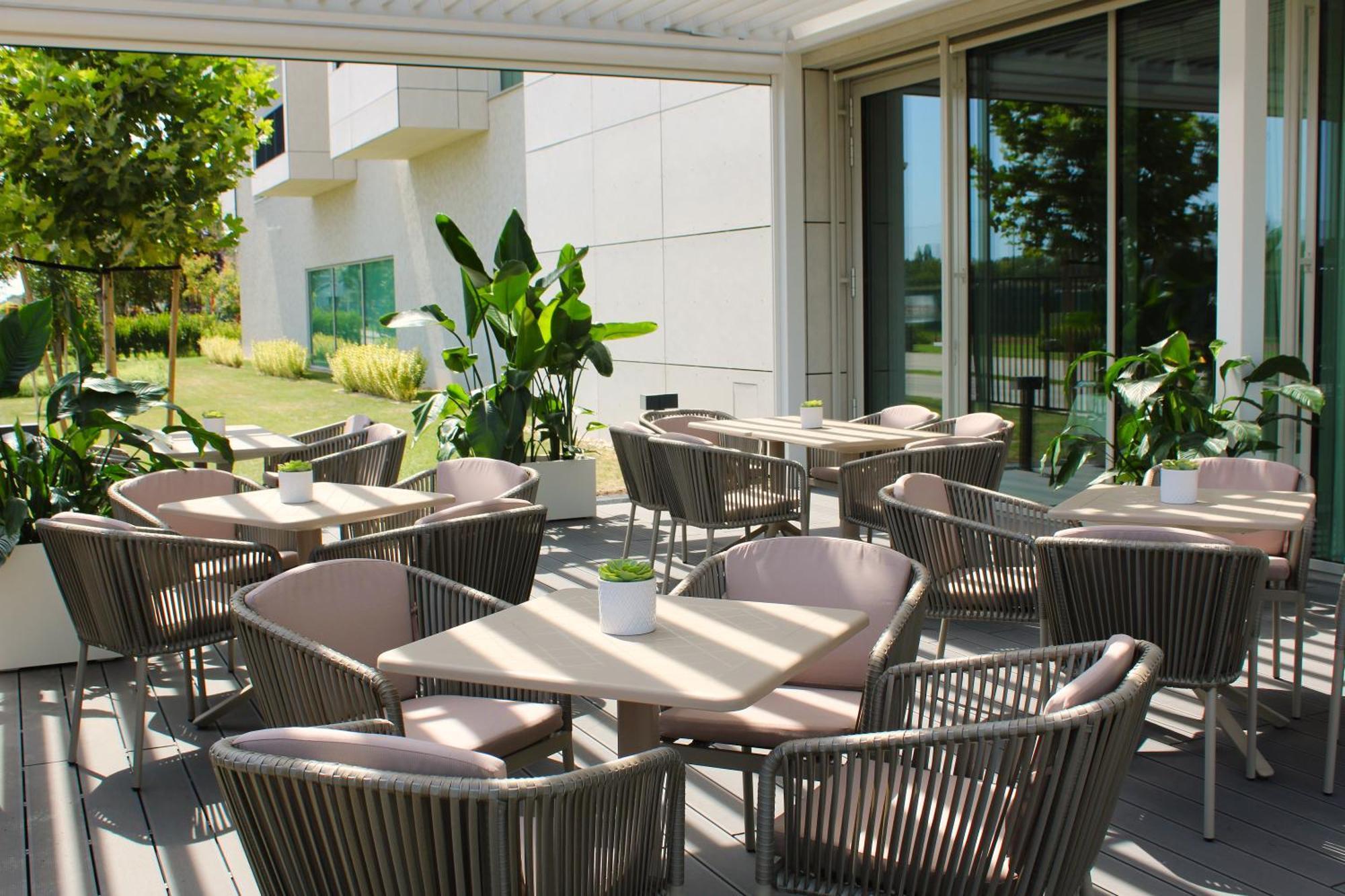 Hotel Gerardus Сегед Экстерьер фото